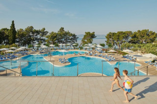 Smartline Bluesun Hotel Neptun in depandansa Maslinik 