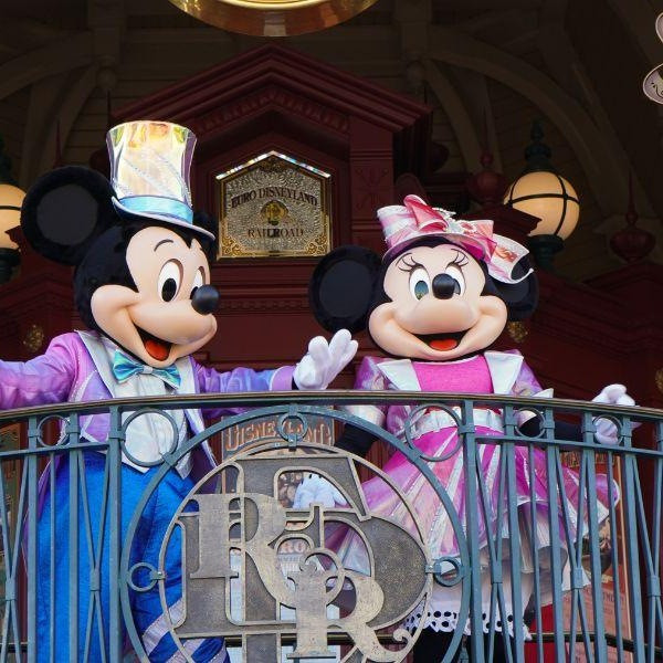 V Pariz in Disneyland z avtobusom