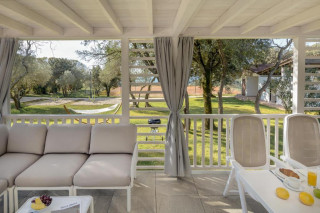 Superior Relax Family, primer